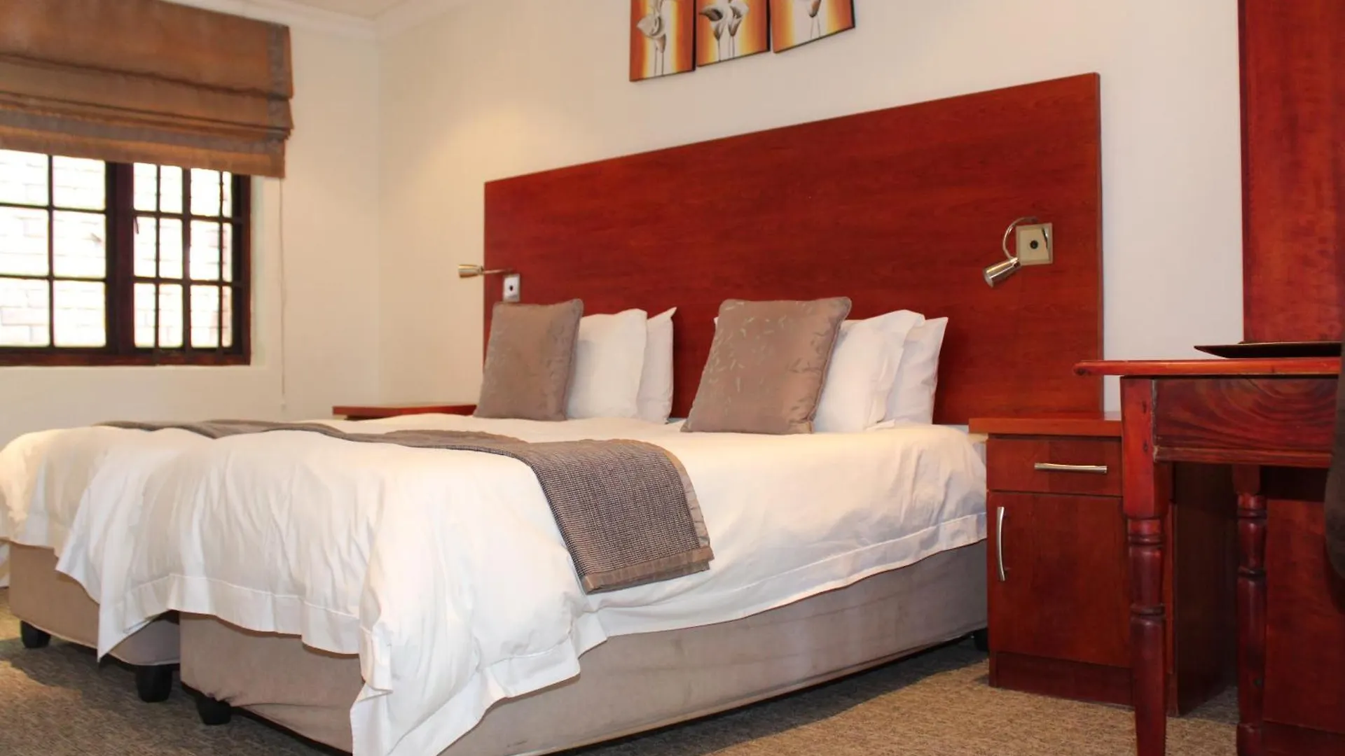 Sir Roys Guest House Port Elizabeth 4*,
