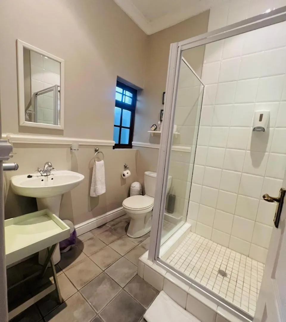 Sir Roys Guest House Port Elizabeth 4*,